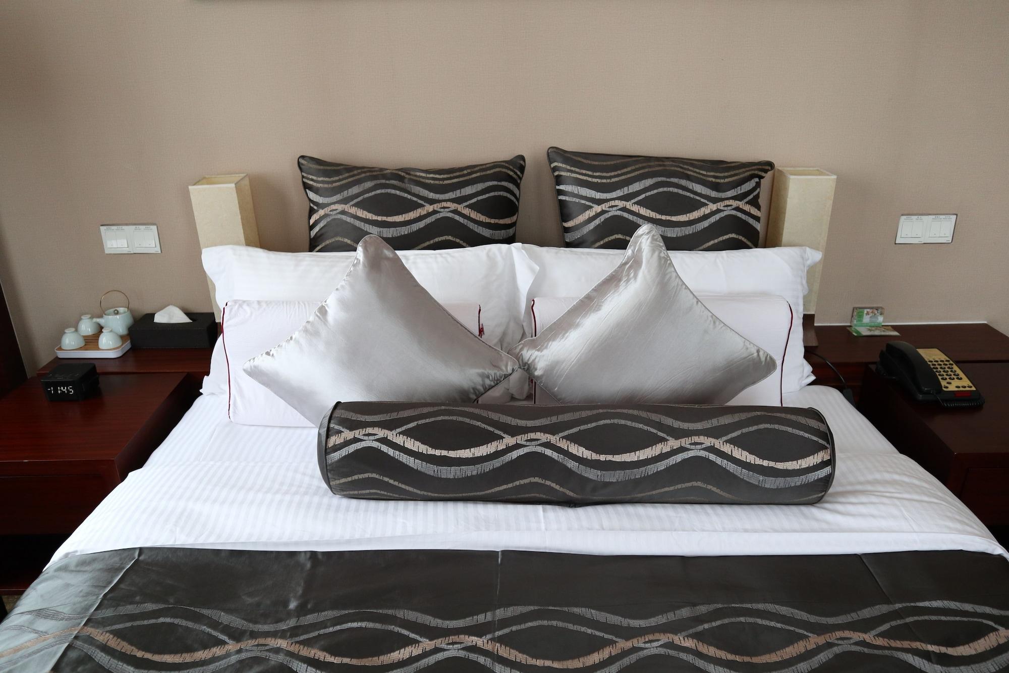 Ramada Plaza By Wyndham Shanghai Caohejing Hotel Kültér fotó