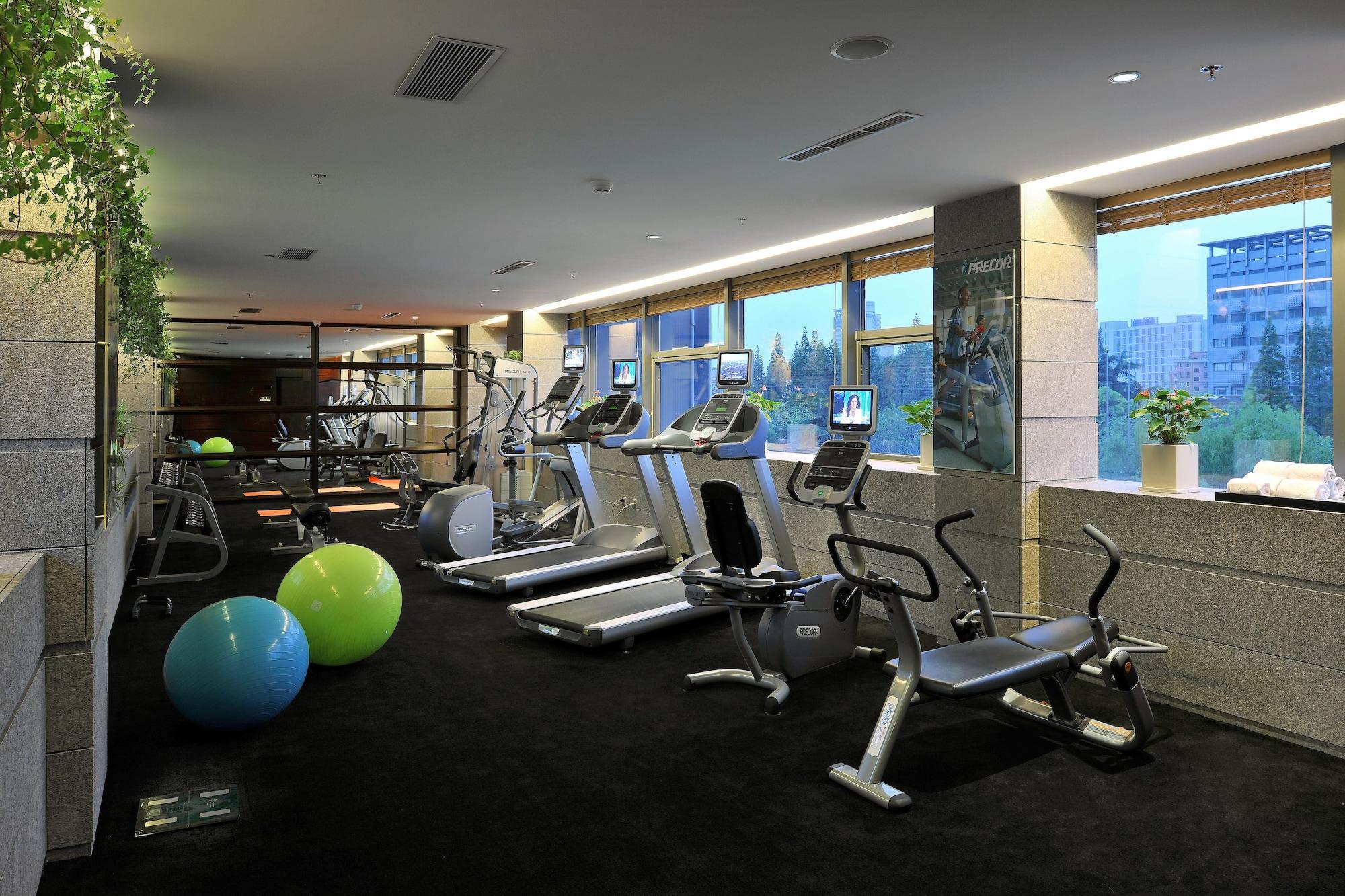Ramada Plaza By Wyndham Shanghai Caohejing Hotel Kültér fotó